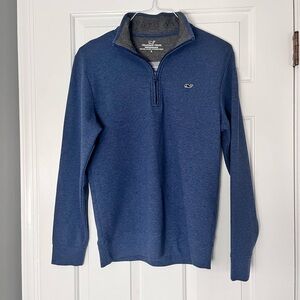Vineyard Vines Men’s quarter-zip pullover is a Size Small with gray/blue color.
